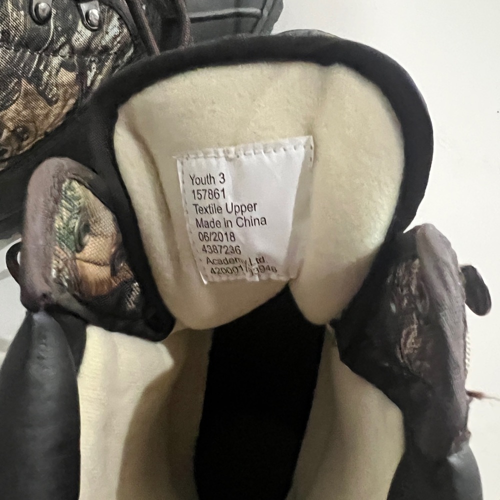 Youth insulated camp hunting boots size 3